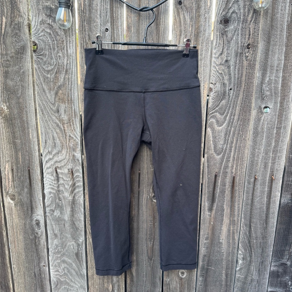 Lululemon Athletica Women’s Black High Waisted Cropped Leggings size 8